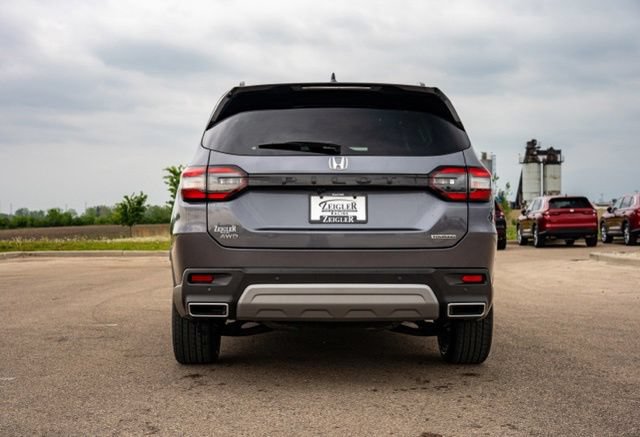 Used 2025 Honda Pilot Touring image 6