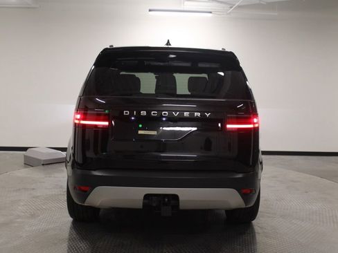 Used 2025 Land Rover Discovery S AWD/4WD image 6