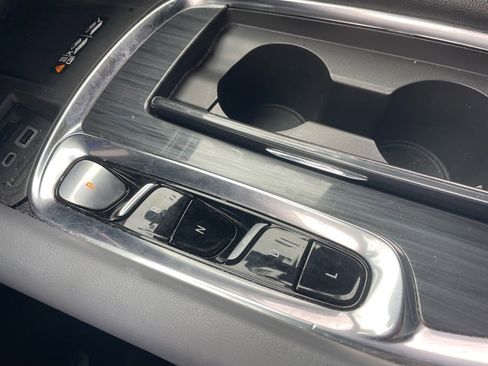 Used 2024 Buick Enclave Premium image 6