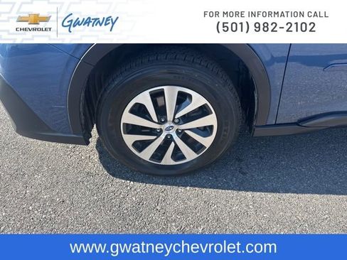 Used 2022 Subaru Outback Premium image 9