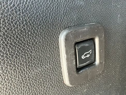 Used 2014 Lincoln Navigator 4WD w/ Equipment Group 101A image 10