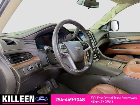 Used 2020 Cadillac Escalade Luxury image 10