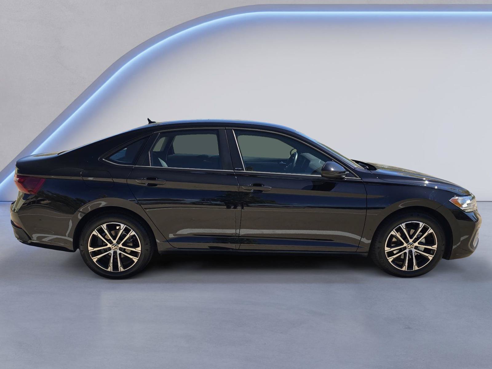 Used 2024 Volkswagen Jetta Sport FWD image 6