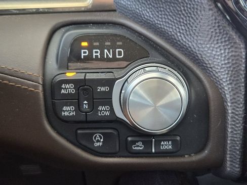Used 2025 RAM 1500 Limited AWD/4WD image 19