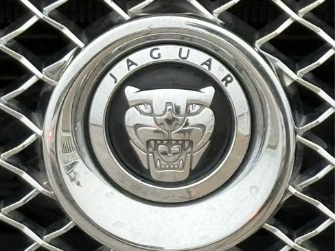 Used 2013 Jaguar XJ image 27