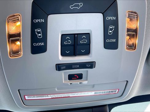 Used 2022 Toyota Sienna XLE image 31