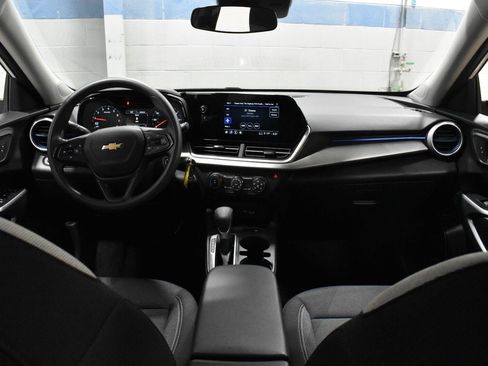 Used 2026 Chevrolet Trax LS w/ Driver Confidence Package FWD image 5