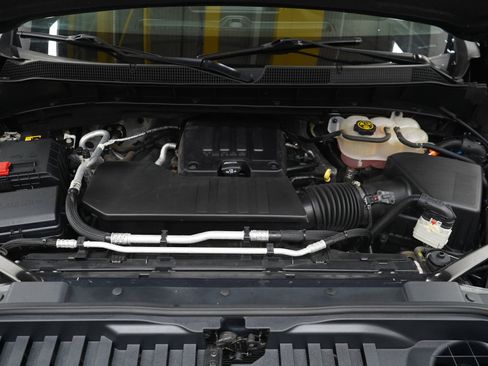 Used 2022 Chevrolet Silverado 1500 LT AWD/4WD image 33