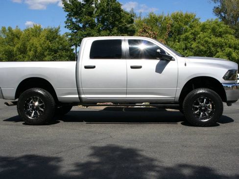Used 2015 RAM 2500 Tradesman w/ Chrome Appearance Group AWD/4WD image 3