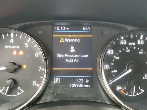 Used 2019 Nissan Rogue SV image 27