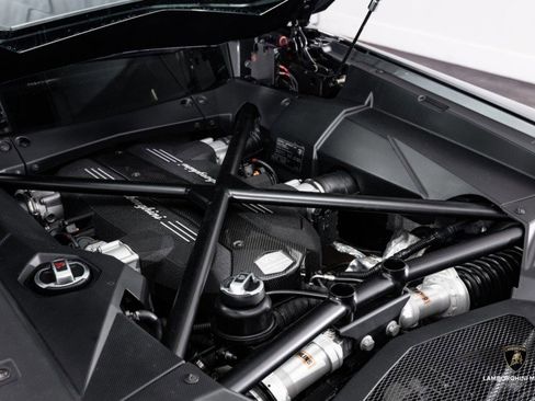 Used 2012 Lamborghini Aventador LP 700-4 image 21
