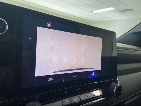 Used 2024 Chevrolet Colorado Trail Boss image 33