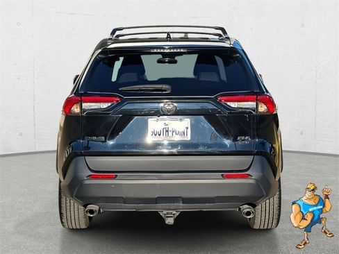 Used 2021 Toyota RAV4 XLE Premium image 6