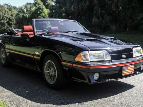 Used 1988 Ford Mustang GT RWD image 13
