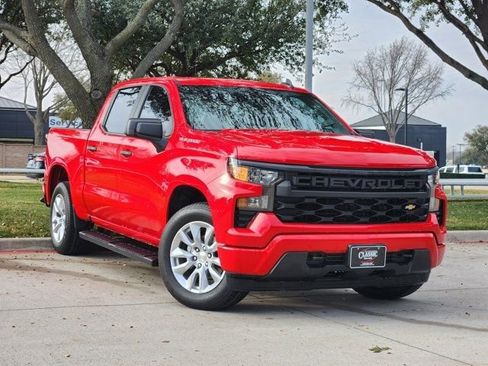 Used 2023 Chevrolet Silverado 1500 Custom image 2