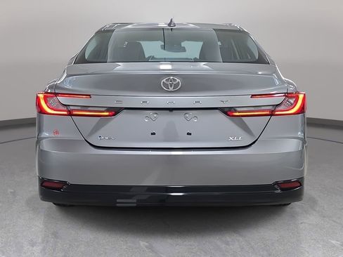 Used 2025 Toyota Camry XLE image 8