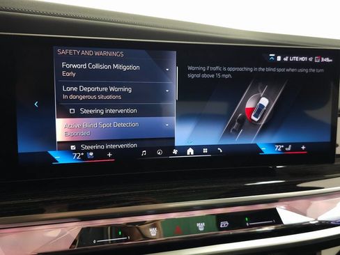 Used 2026 BMW 750e xDrive w/ Luxury Rear Seating Package AWD/4WD image 20