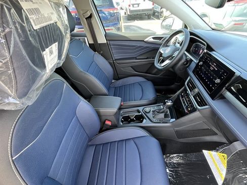 New 2026 Volkswagen Taos SEL AWD/4WD image 4