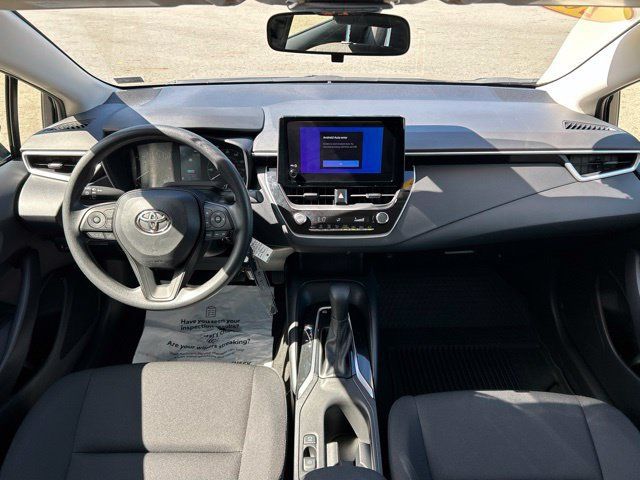 Used 2025 Toyota Corolla LE AWD/4WD image 32