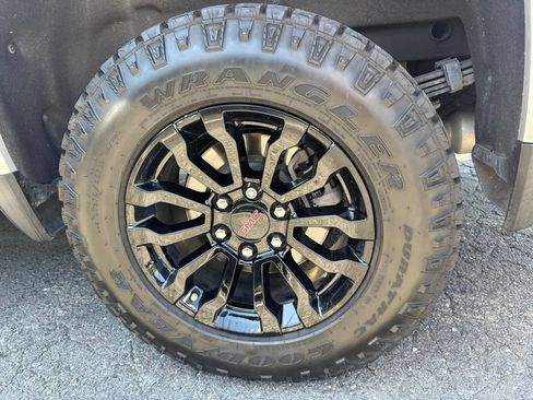Used 2022 GMC Sierra 1500 AT4X AWD/4WD image 17