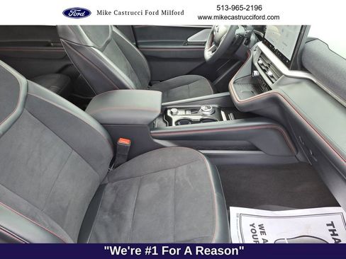 Certified 2025 Ford Explorer ST image 28