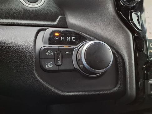 Used 2024 RAM 2500 Big Horn w/ Sport Appearance Package image 8