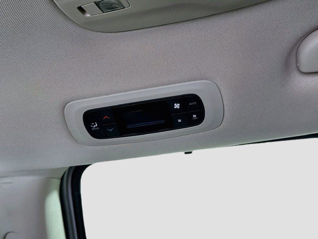 Used 2024 Chrysler Pacifica Touring-L FWD image 26