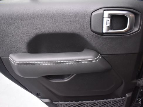 Used 2023 Jeep Gladiator Rubicon w/ Cold Weather Group image 24