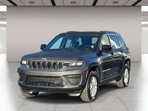New 2025 Jeep Grand Cherokee Laredo X w/ Luxury Tech Group I image 9