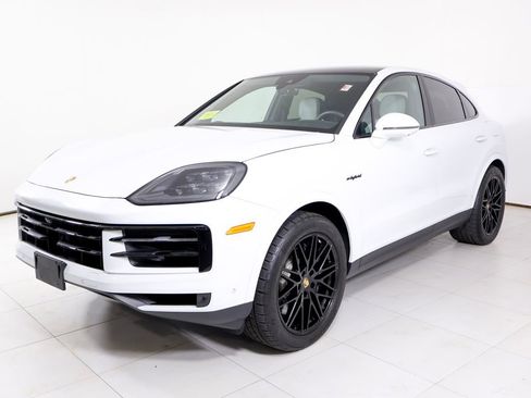 Certified 2025 Porsche Cayenne E-Hybrid Coupe AWD/4WD image 1