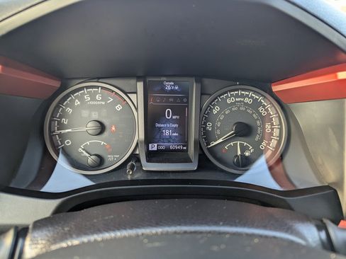 Used 2016 Toyota Tacoma TRD Off-Road image 22