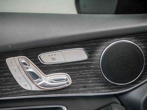 Used 2022 Mercedes-Benz GLC 300 image 18