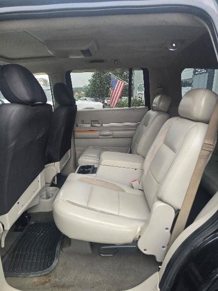Used 2008 Chrysler Aspen Limited AWD/4WD image 4