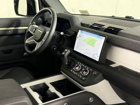 Used 2025 Land Rover Defender 110 S AWD/4WD image 35