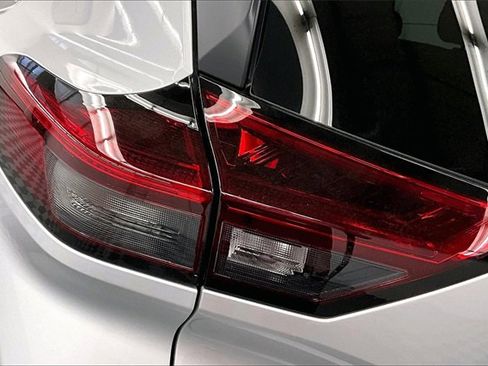 New 2025 Nissan Rogue S image 18