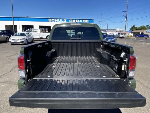 Certified 2021 Toyota Tacoma TRD Off-Road w/ TRD Premium Off Road Package AWD/4WD image 24