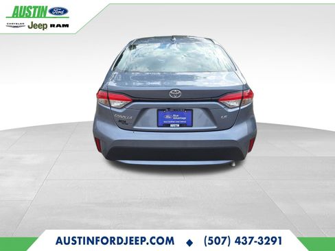 Used 2022 Toyota Corolla LE image 4