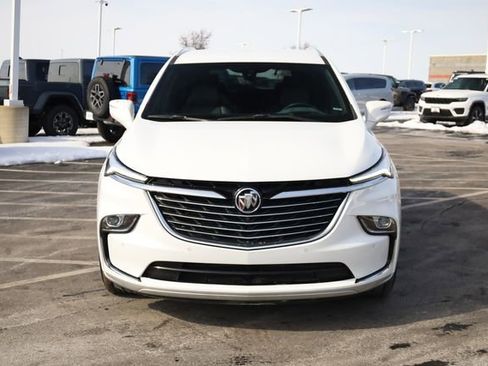 Used 2024 Buick Enclave Premium image 3