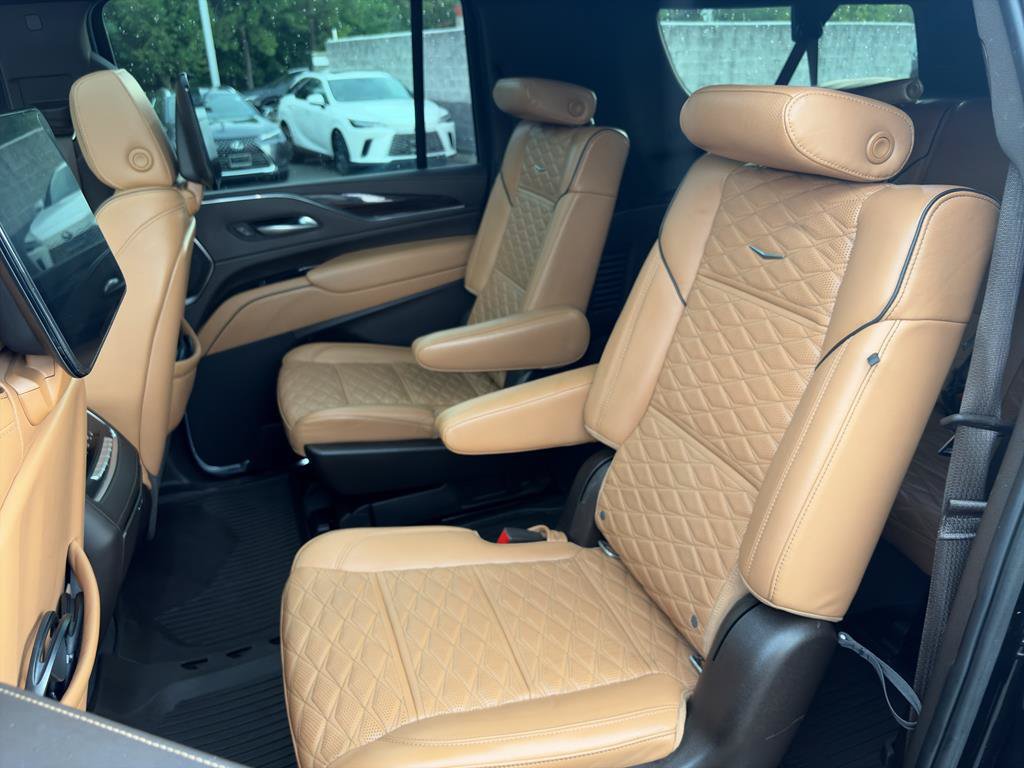 Used 2021 Cadillac Escalade ESV Sport AWD/4WD image 31