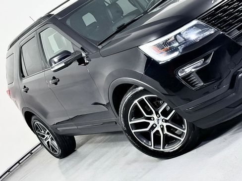 Used 2018 Ford Explorer Sport w/ Equipment Group 401A image 4