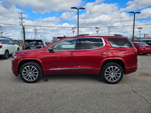 Used 2023 GMC Acadia Denali image 2