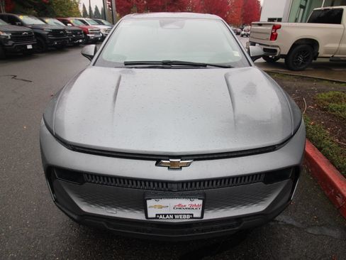 Used 2026 Chevrolet Equinox EV LT FWD image 3