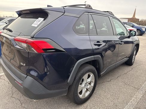 Used 2019 Toyota RAV4 XLE image 6