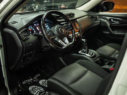 Used 2020 Nissan Rogue SV w/ Premium Package FWD image 9
