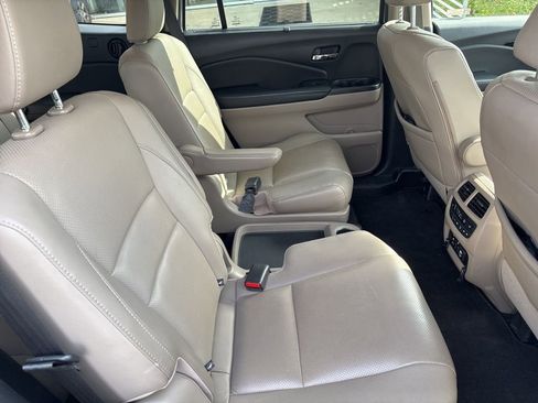 Used 2018 Honda Pilot Elite image 16