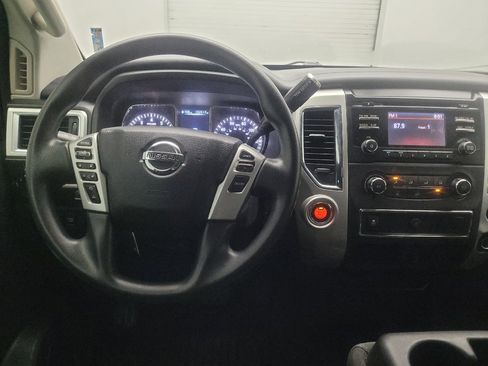 Used 2017 Nissan Titan SV RWD image 22