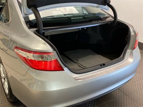 Used 2016 Toyota Camry SE image 25