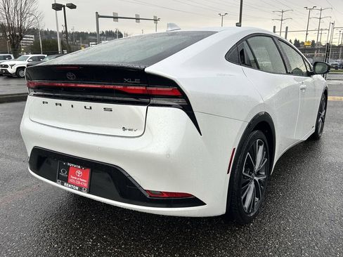 Certified 2024 Toyota Prius XLE image 5