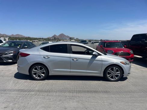 Used 2018 Hyundai Elantra Limited w/ Cargo Package FWD image 3