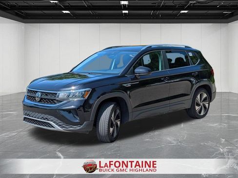 Used 2023 Volkswagen Taos SE AWD/4WD image 1